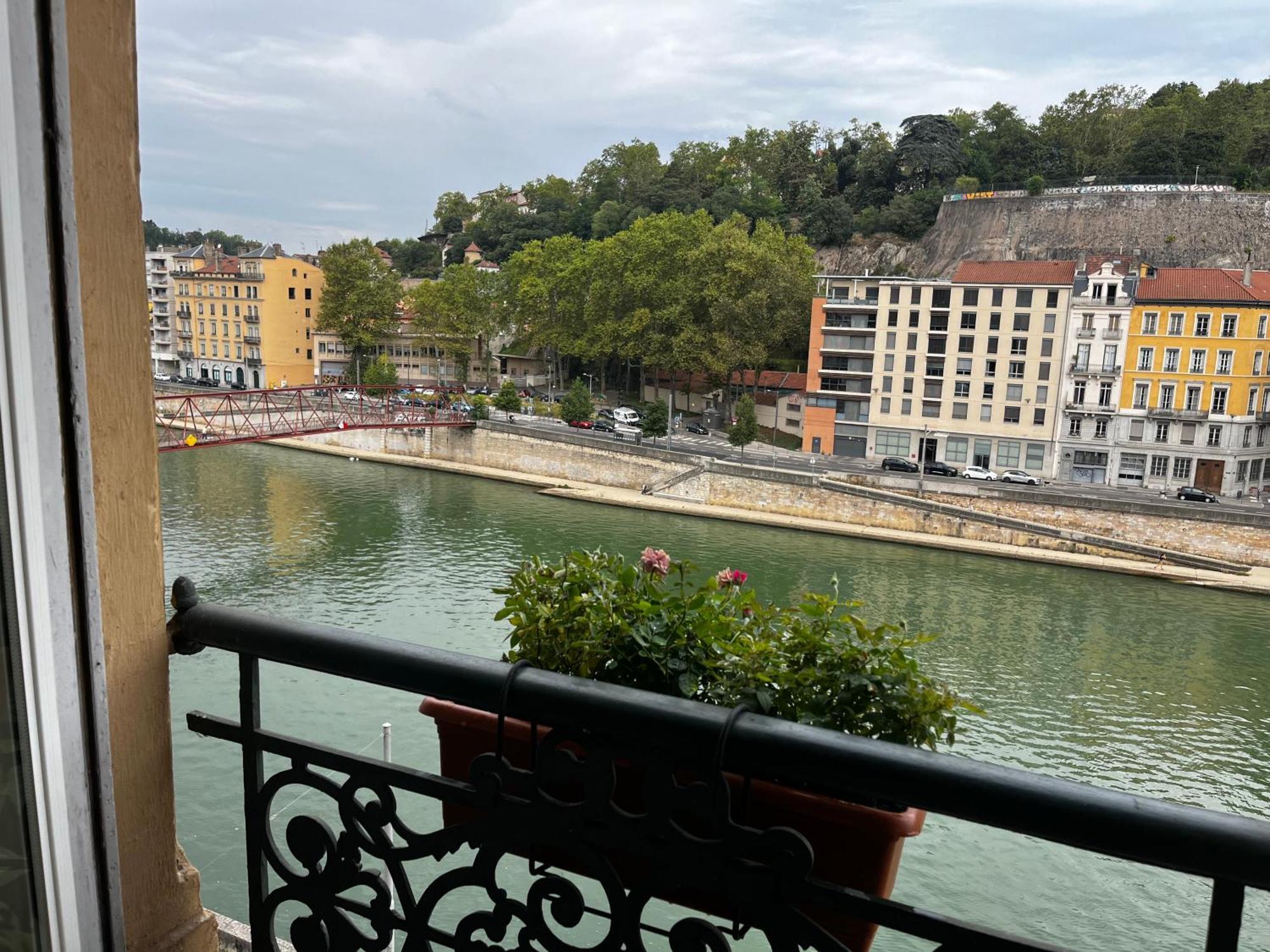 Vue Sur L'Eau Apartment Lyon Exterior foto